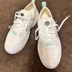 Nike Women's White and Light Green Sneakers